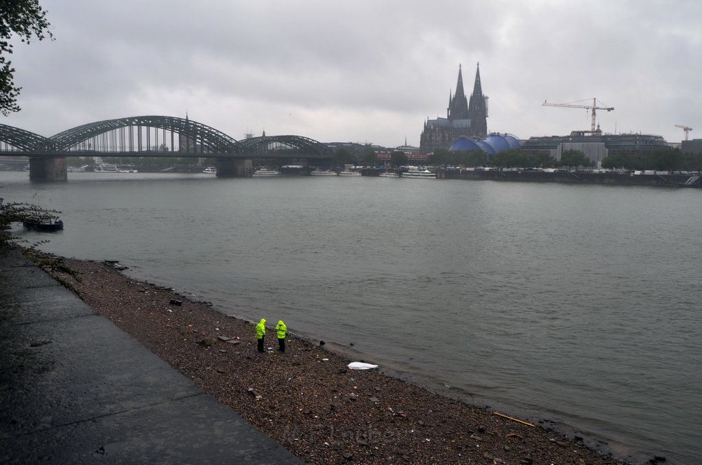 Fund Wasserleiche Koeln Deutz Hoehe RTL Turm P15.JPG - Miklos Laubert